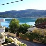Apartamento By The Sea Marina, Trogir - 9438 *